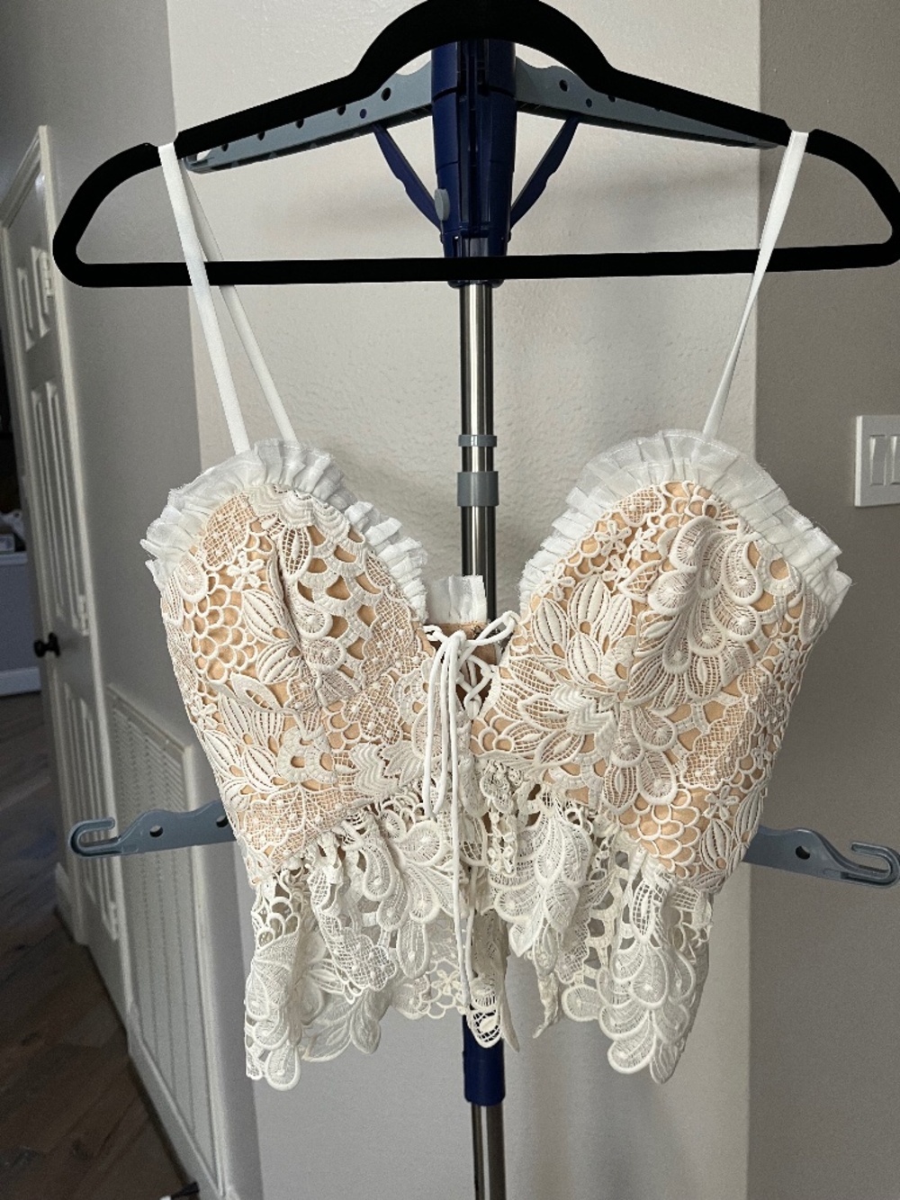 NWT NBD White Lace Corset Bustier Top Ruffle Trim Sheer Floral Crop
